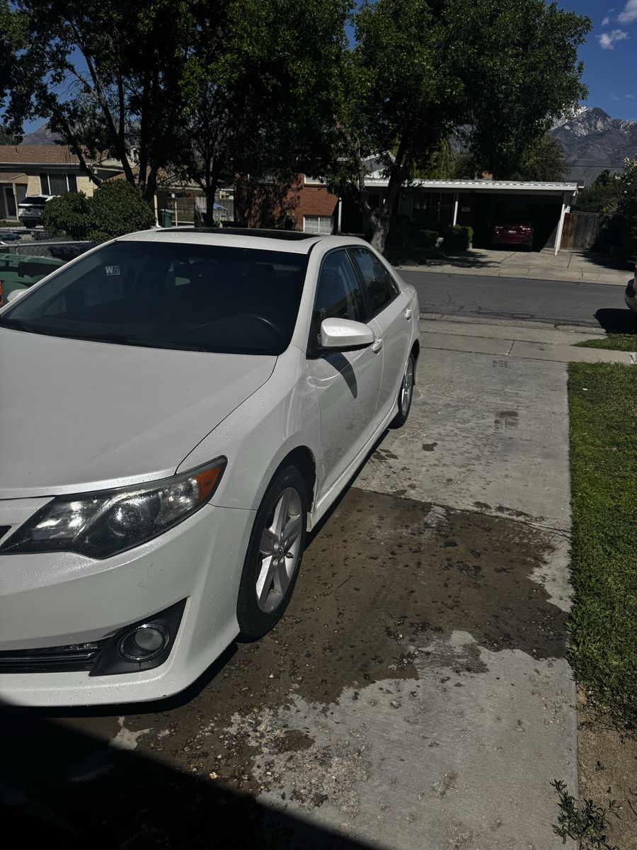 2014 Toyota Camry SE