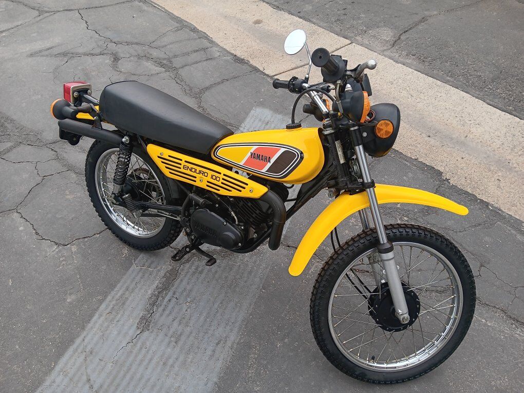 Vintage Yamaha DT 100 like New Enduro Motorcycle