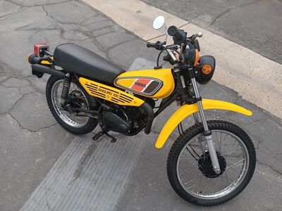 Vintage Yamaha DT 100 like New Enduro Motorcycle