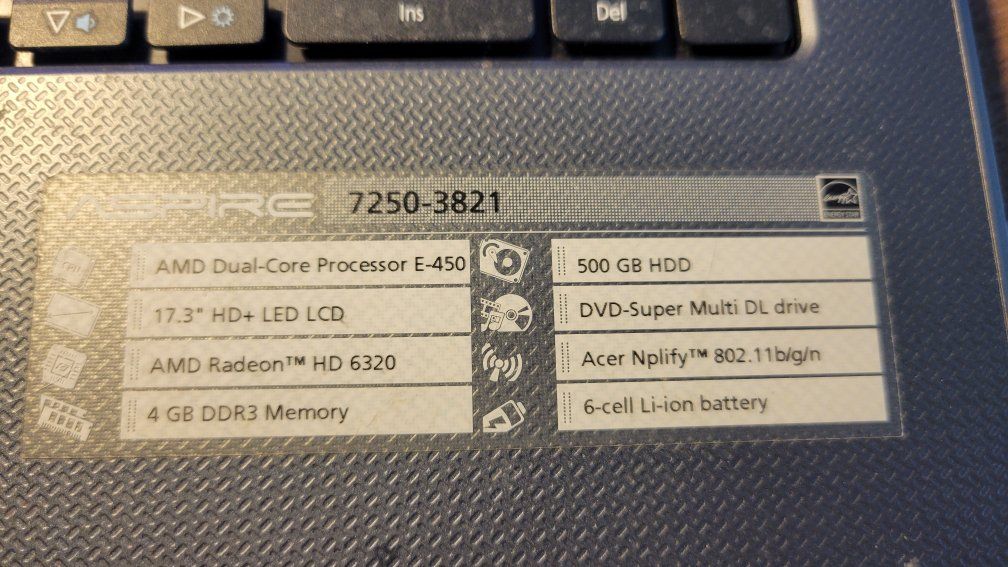 Acer Aspire 7250-3831 Laptop