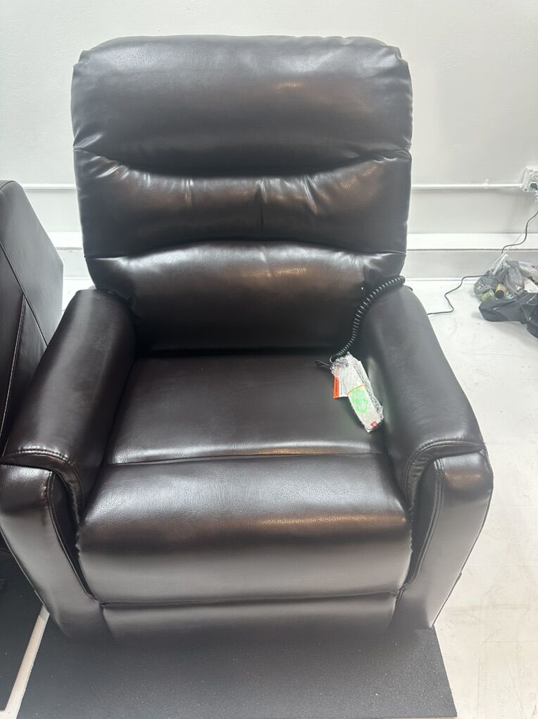 Easy To Clean Lift Chair (incontinence)