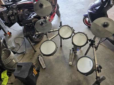 Simmons electric drum set with sub