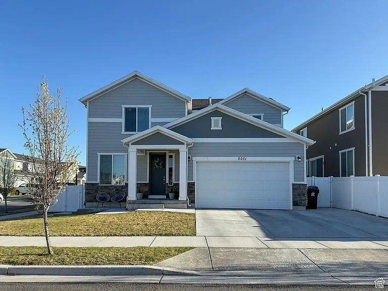 Prime Herriman location walking distance to all amenities!