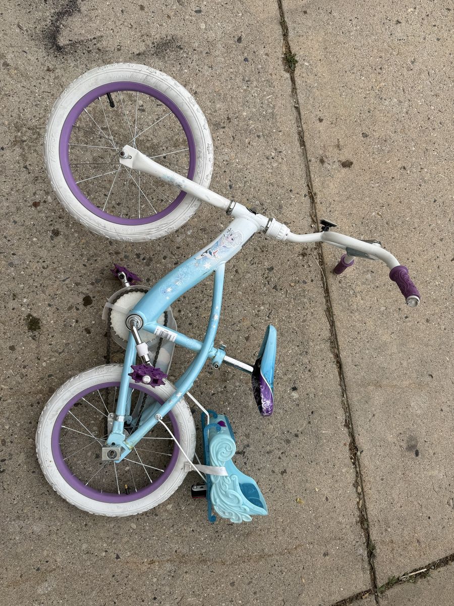 Huffy 16" Disney Frozen Kids' Bike, Fits Riders 42"-48", Blue, Youth, Girl's