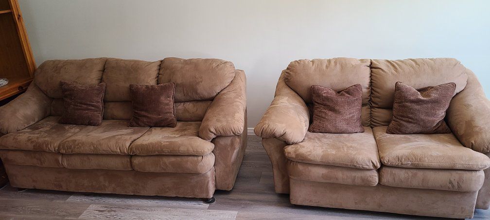 Matching Tan Microfiber Sofa and Loveseat Set with Pillows