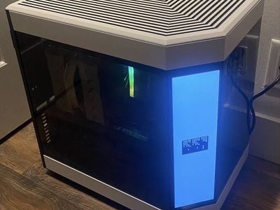 High End RTX 5070 HYTE H70 LCD Screen Gaming PC