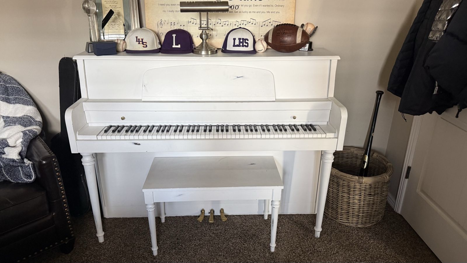 Upright piano 