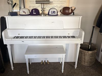 Upright piano