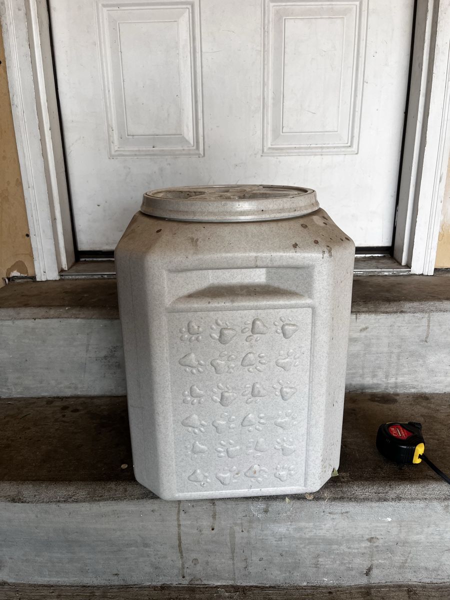 Vittles Vault Pet Food Storage Container Airtight Plastic