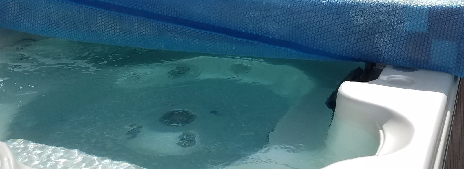8x8 hot tub