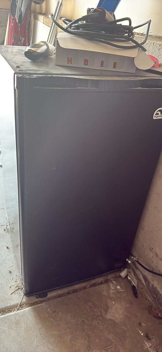 Igloo compact/mini fridge