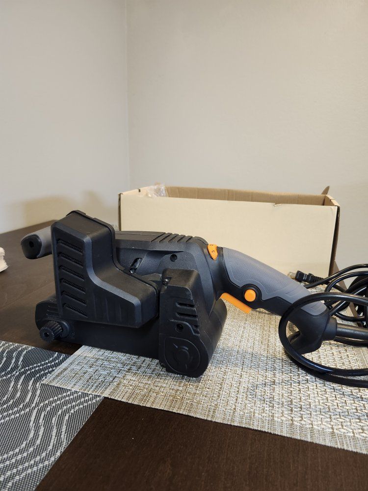 Tacklife B10 1/4 sander