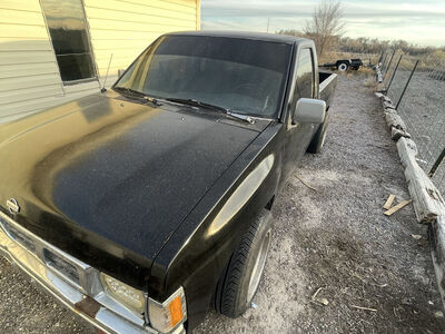 1995 NISSAN TRUCK XE