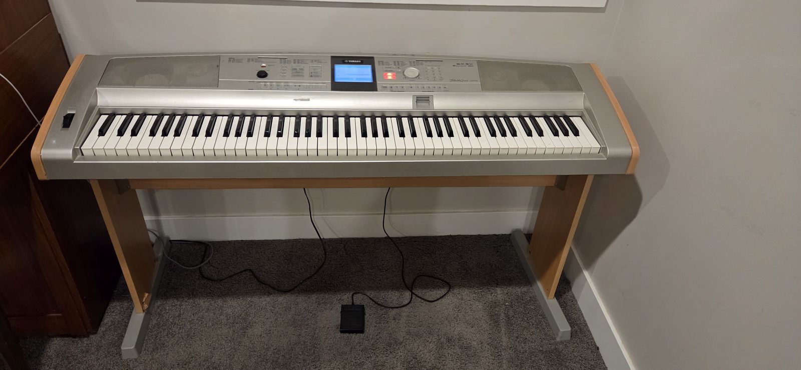 Yamaha DGX-505 Piano/Keyboard