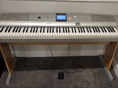 Yamaha DGX-505 Piano/Keyboard