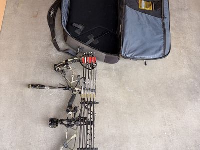 Hoyt Hyperforce Compound Hunting Bow Package - Camo with Soft Case, Quiver, Arrows, and Release