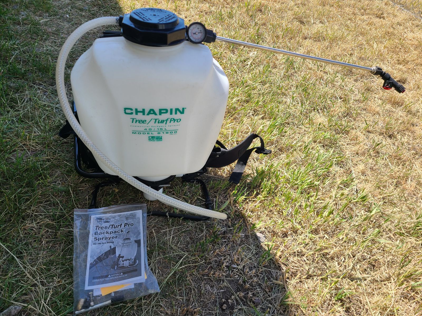 Chapin 61900 4-gallon Commercial Backpack Sprayer