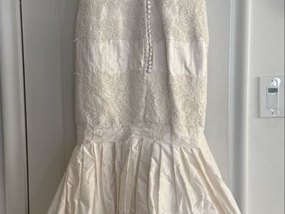 Ivory Lace and Taffeta Mermaid Short-Sleeve Wedding Dress
