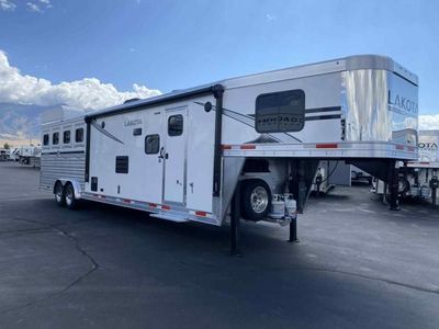 New 2026 Lakota Charger 4 Horse LQ