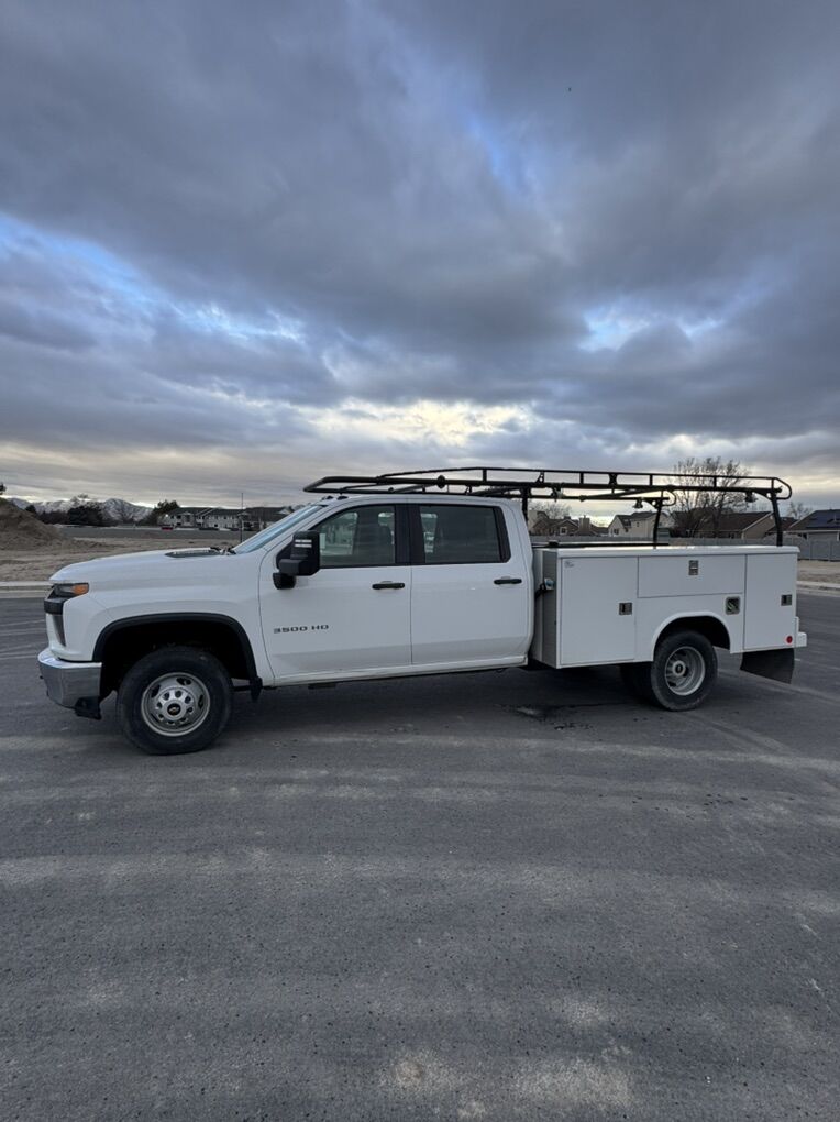 2020 Chevy Silverado 3500HD Dually work truck
