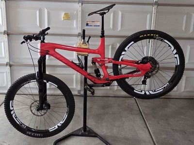 Norco Sight C7.2 Carbon Mountain bike with Carbon rims