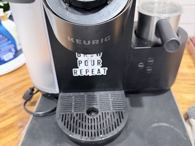 Keurig machine with the pod holder