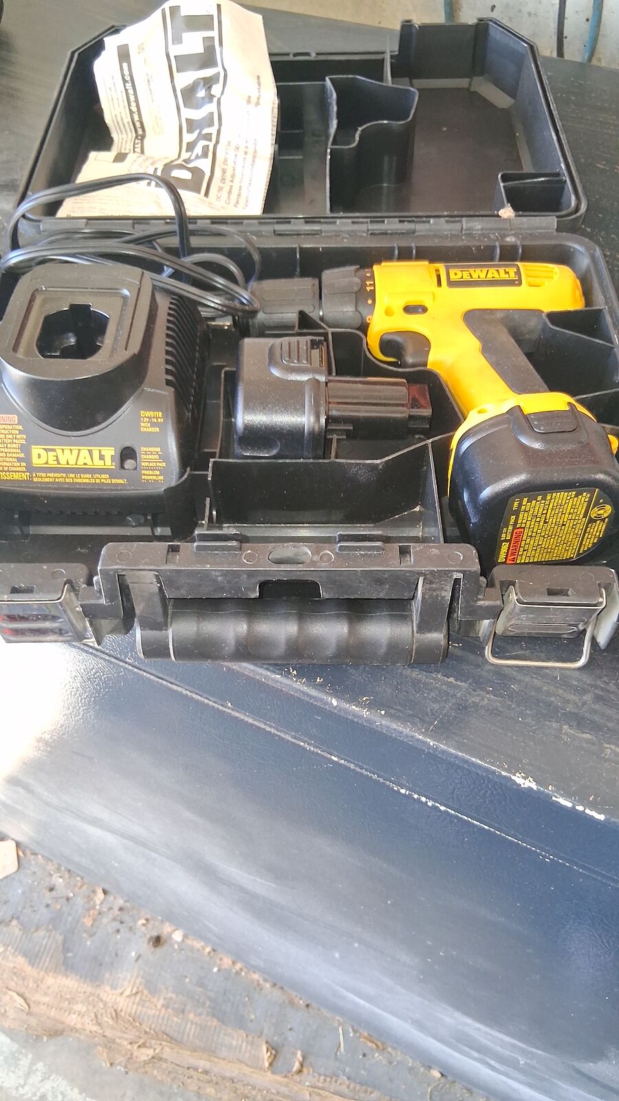 DEWALT DRILL