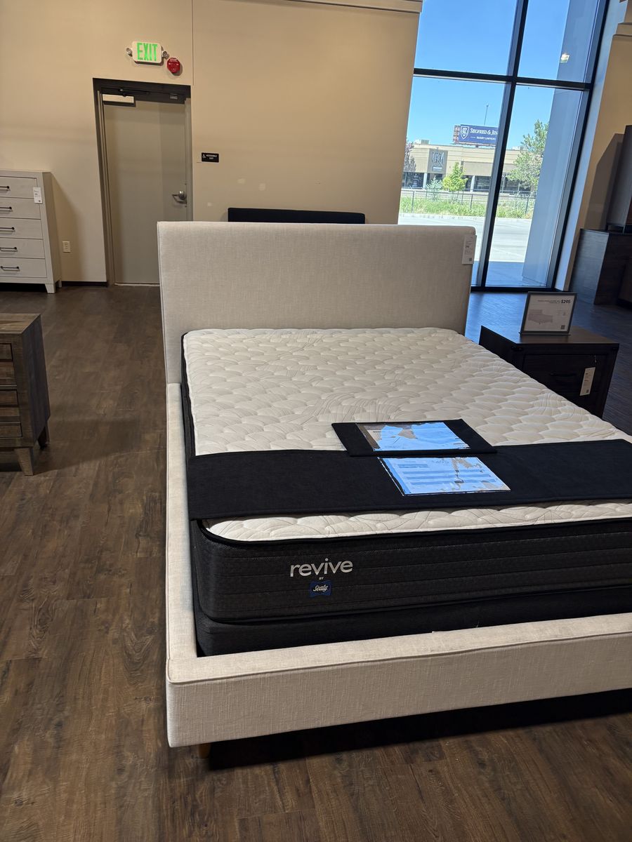 Full size bed