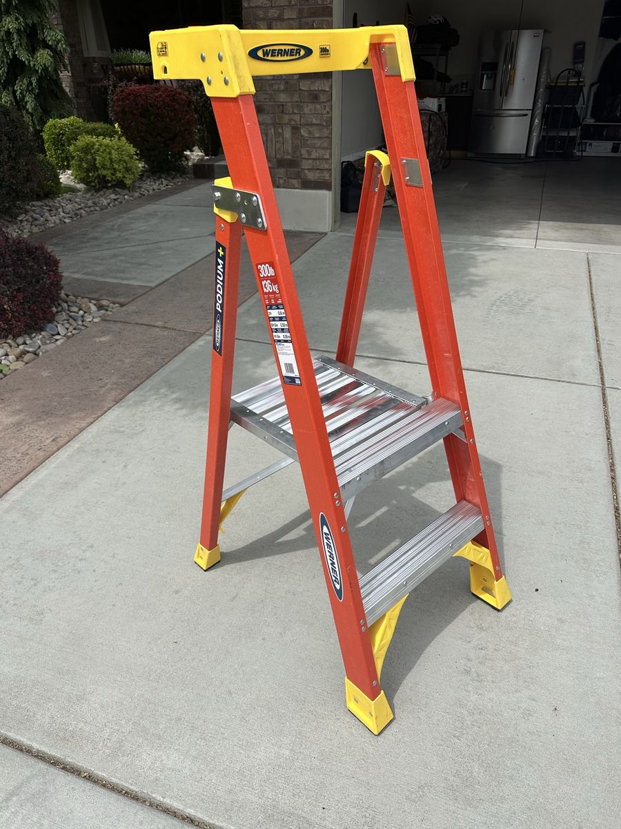 Werner Podium 2ft Ladder
