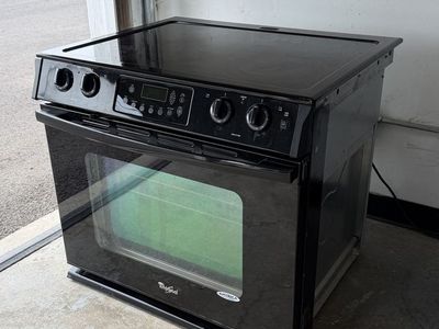 Whirlpool Electric slide in Range Oven in Black