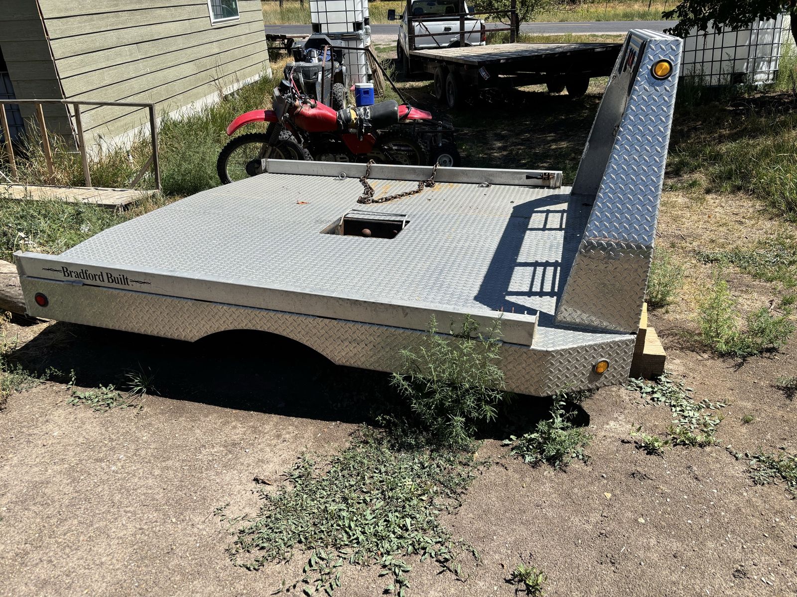 Bradford Built Flatbed Truck Bed - Diamond Plate aluminum