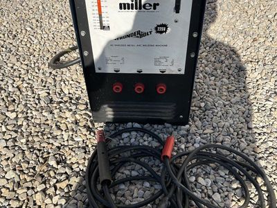 Miller Thunderbolt 225V AC Shielded Metal-Arc Welding Machine with Cables & Manual