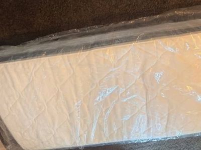 BRAND NEW!! Novilla 6 inch Twin Size 3-Zone Design Medium Cool Gel Memory Hybrid Mattress