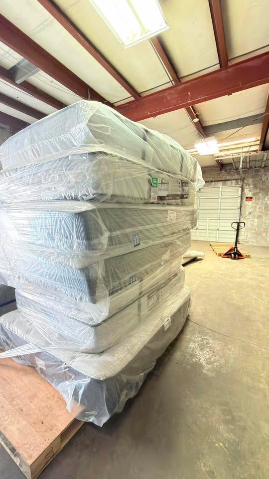LABOR DAY MATTRESS CLEARANCE — FINAL UNITS!