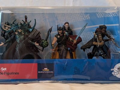 Disney Store Marvel Thor Ragnarok 6-Piece Figurine Play Set - Brand New Sealed!