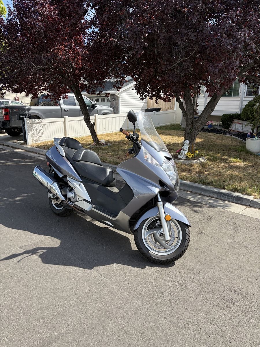 2007 Honda Silverwing 600cc Grey/Silver