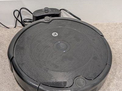 iRobot Roomba 694 Vacuum