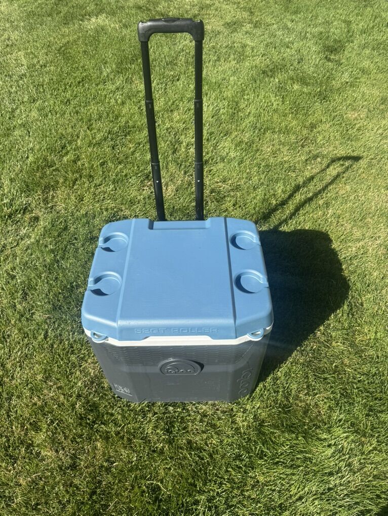 Igloo 52 Quart Rolling Cooler Gray Blue