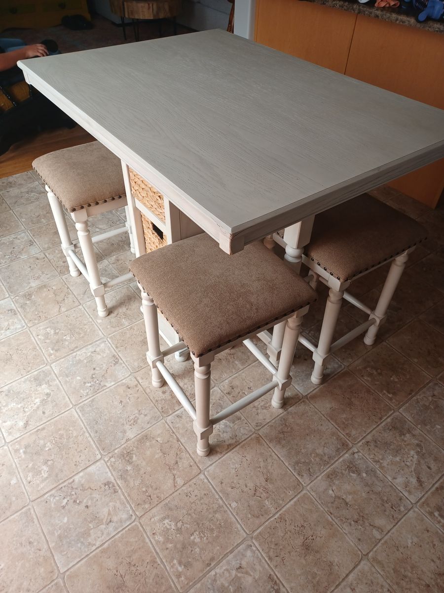 Main image 4