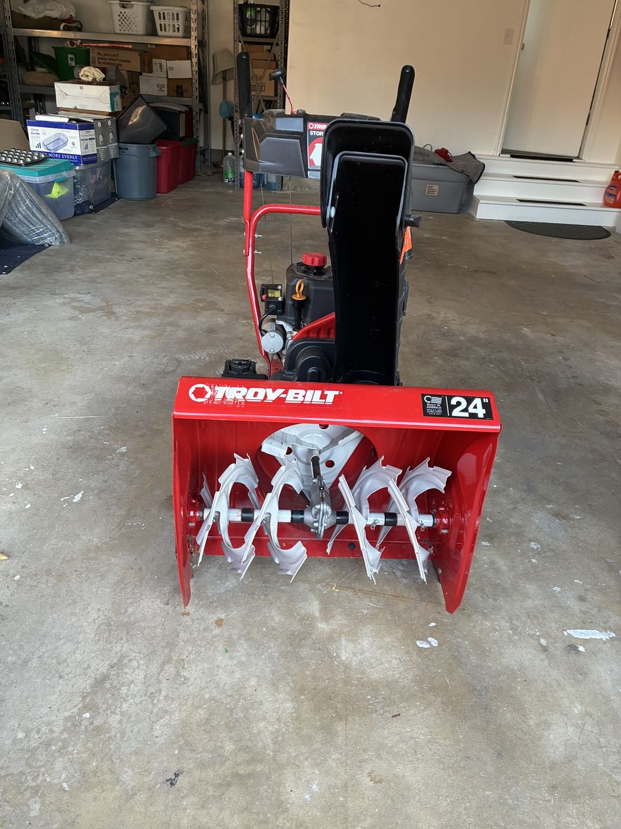 24 Snow Blower Troy Built Storm 2420