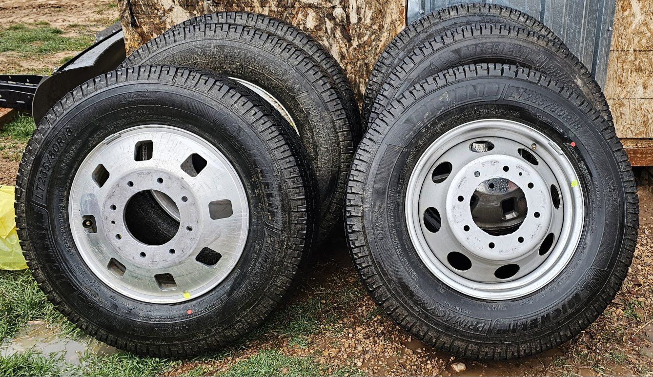 FACTORY 2026 CHEVY DUALLY WHEELS AND TIRES