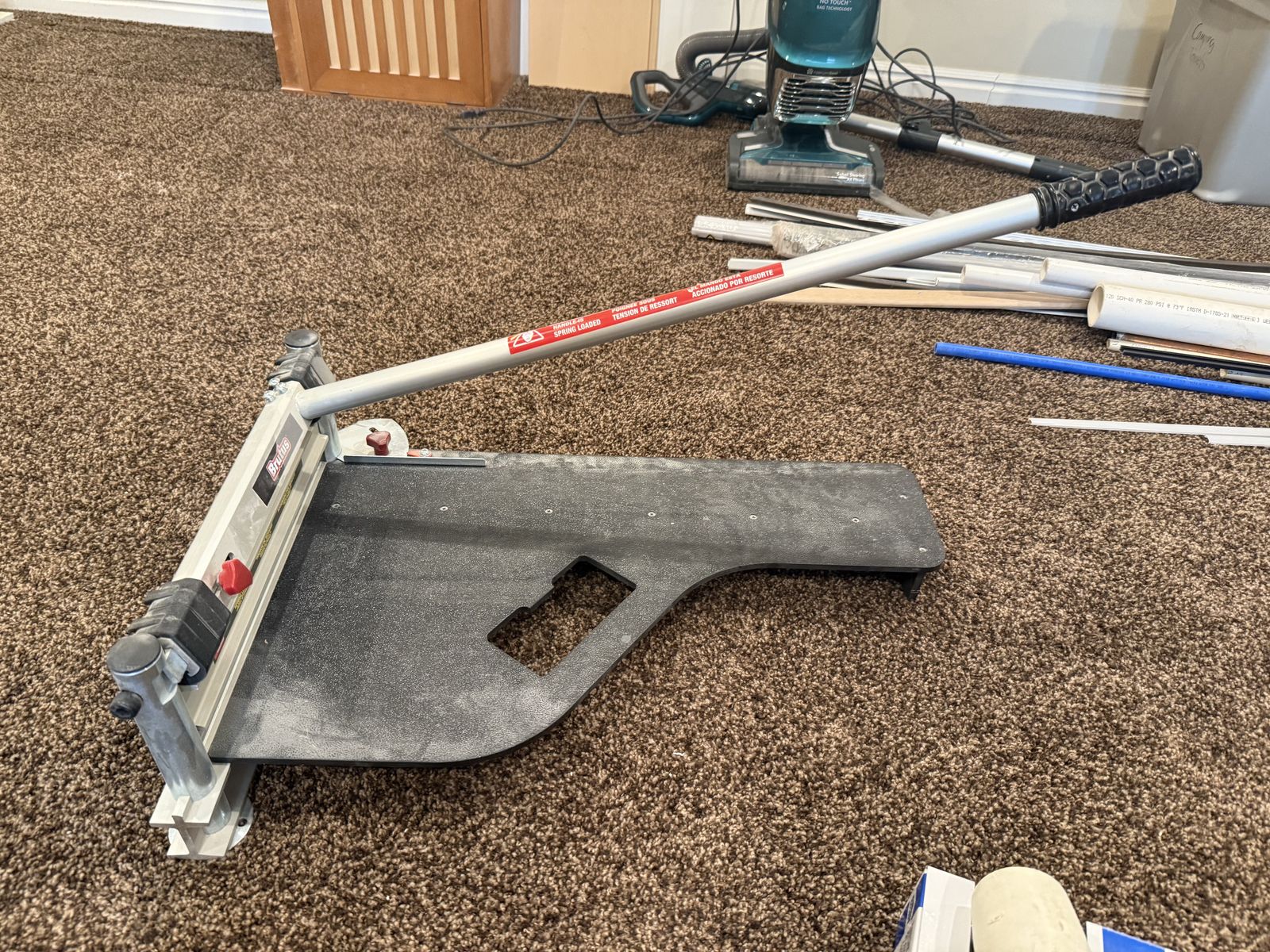 Vinyl flooring installation kit