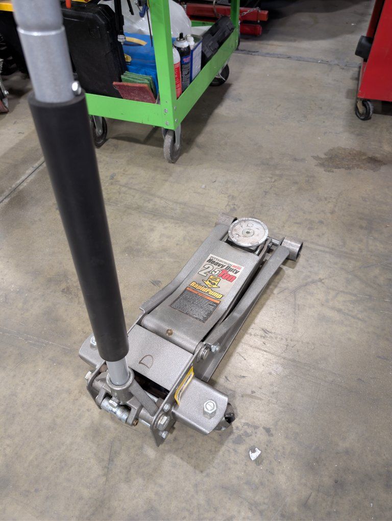 Pittsburgh Low Profile 2.5 Ton Floor Jack