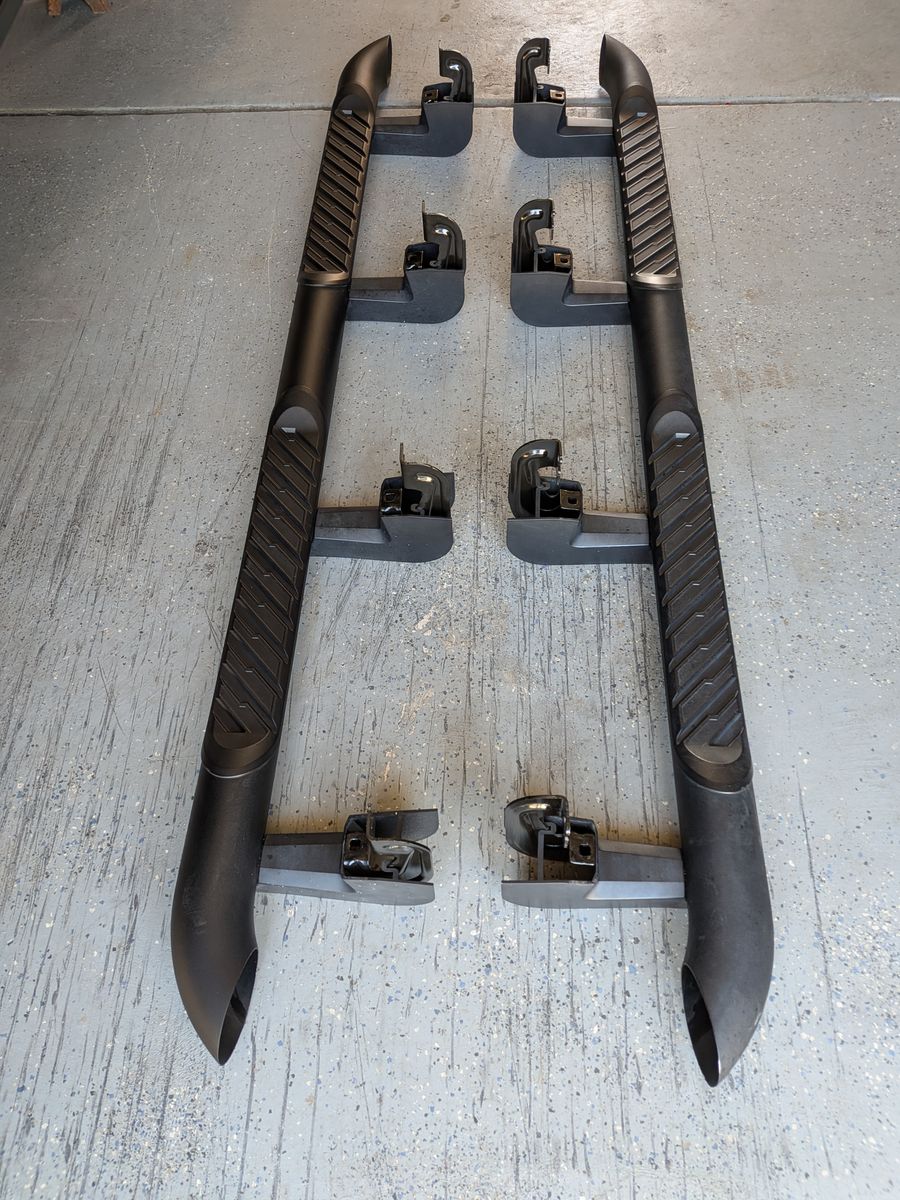 Running Boards -- Nerf Bars