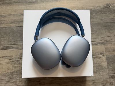 Apple AirPods Max Over-Ear Headphones - Sky Blue - Excellent Condition with Smart Case & Box