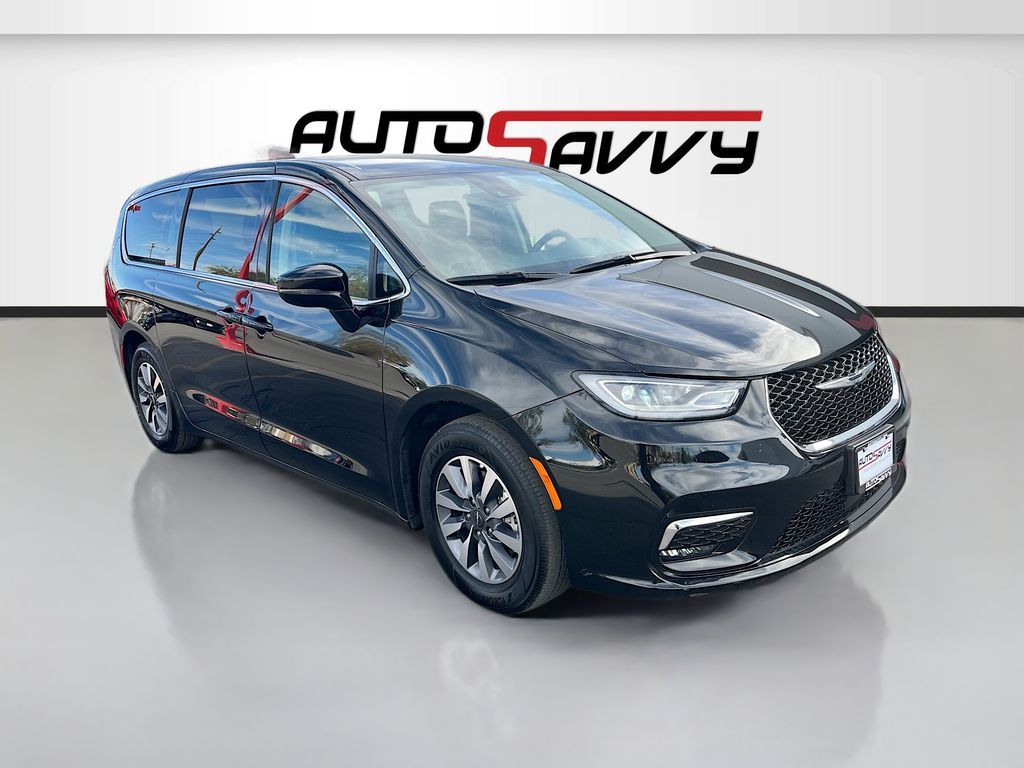 2024 Chrysler Pacifica Plug-In Hybrid Select