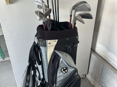 Callaway golf bag with golf clubs $50