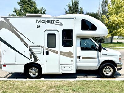Super rare short rv only 18FT easy to drive and park low miles very clean ready to travel the world garage kept