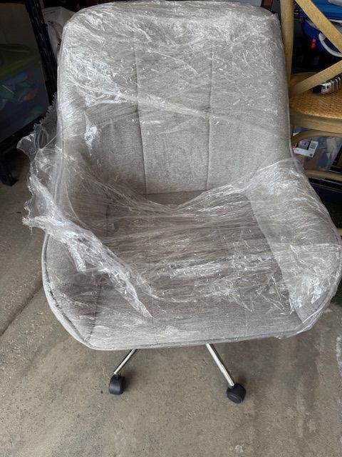 Desk chair, gray