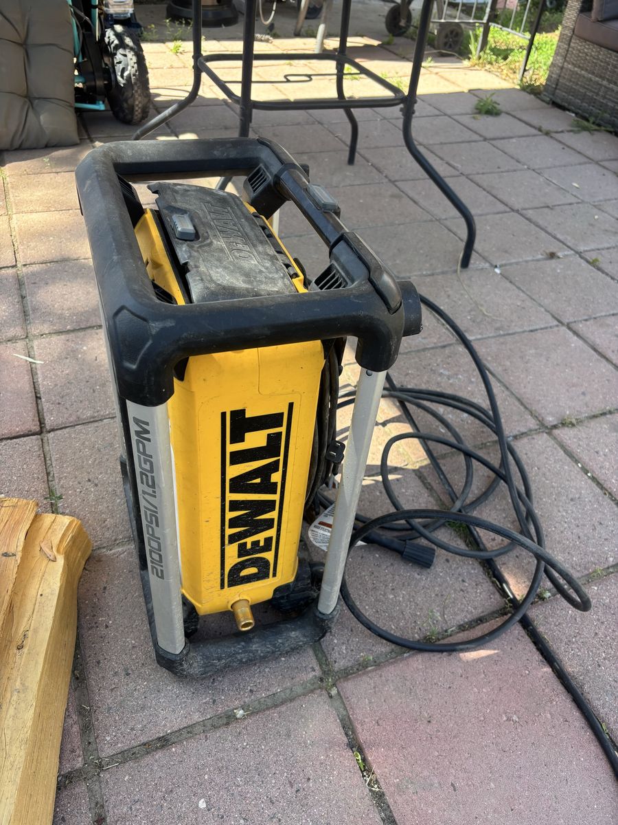 DeWalt pressure washer
